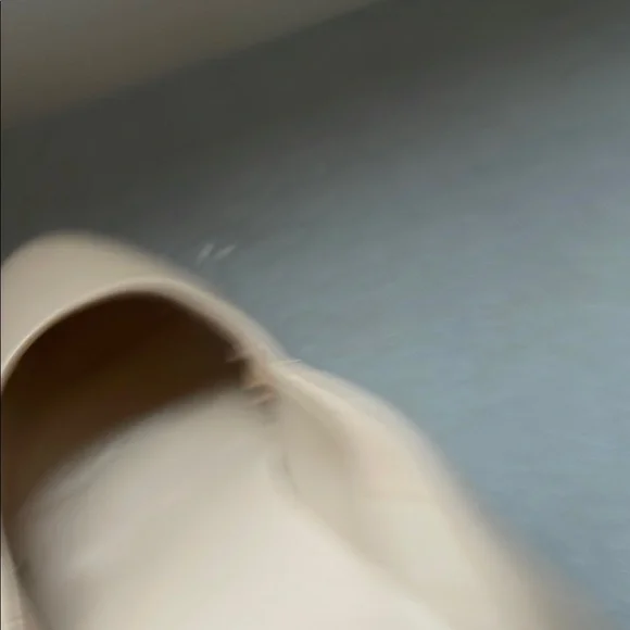 Tommy Hilfinger Beige and Black Pumps Heels Size 7 - Picture 9 of 13